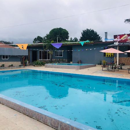 Isabella Hostel And Pool Alto Boquete ภายนอก รูปภาพ